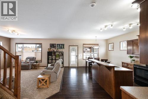 4828 55 Boulevard Close, Innisfail, AB - Indoor