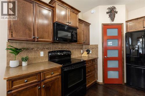 4828 55 Boulevard Close, Innisfail, AB - Indoor Photo Showing Kitchen