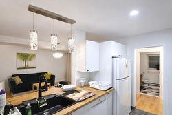 102-5365 Av. Victoria  Montréal (Côte-Des-Neiges/Notre-Dame-De-Grâce), QC H3W 2P2