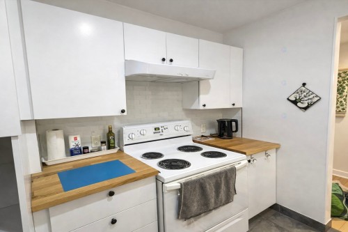 Cuisine - 102-5365 Av. Victoria, Montréal (Côte-Des-Neiges/Notre-Dame-De-Grâce), QC - Indoor Photo Showing Kitchen