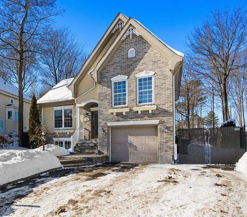 9 Rue du Boisé  Lachute, QC J8H 4N4