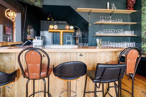 Bar - 133 Av. Bethany, Lachute, QC - Indoor