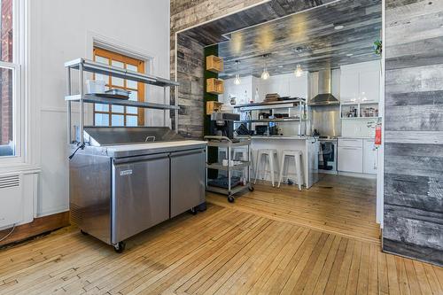 Kitchen - 133 Av. Bethany, Lachute, QC - Indoor Photo Showing Laundry Room