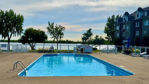 Piscine - 5-9300 Rue Rubaniers, Brossard, QC - Outdoor With In Ground Pool