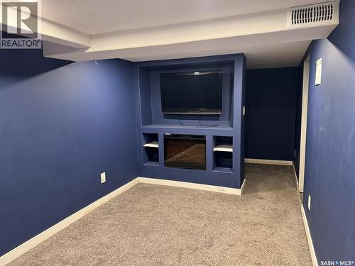 2600 Wallace Street, Regina, SK - Indoor