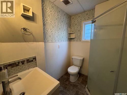 2600 Wallace Street, Regina, SK - Indoor Photo Showing Bathroom