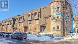 101 - 10 TURNTABLE CRESCENT  Toronto, ON M6H 4K9