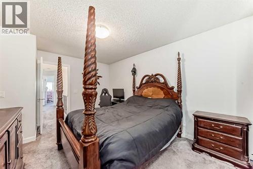 366 Auburn Bay Avenue Se, Calgary, AB - Indoor Photo Showing Bedroom