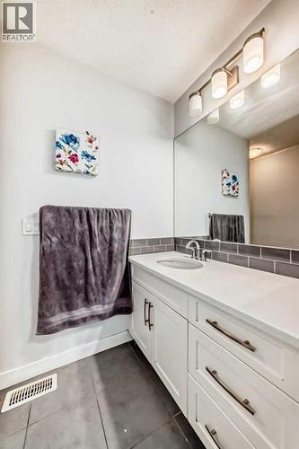 366 Auburn Bay Avenue Se, Calgary, AB - Indoor Photo Showing Other Room