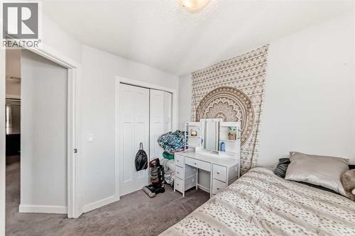 366 Auburn Bay Avenue Se, Calgary, AB - Indoor Photo Showing Bedroom