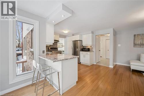 33 Manitoulin Crescent, Kitchener, ON - Indoor Photo Showing Kitchen With Upgraded Kitchen