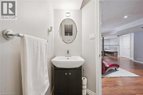 33 Manitoulin Crescent, Kitchener, ON - Indoor Photo Showing Bathroom