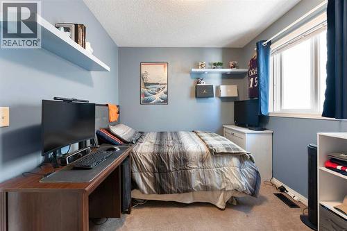 133 Auburn Bay View Se, Calgary, AB - Indoor Photo Showing Bedroom