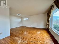29 BAYVIEW PARKWAY Newmarket, ON L3Y 3W2