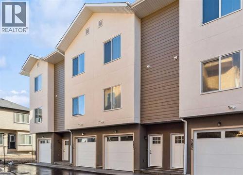 205, 95 Saddlecrest Circle Ne, Calgary, AB - Outdoor With Exterior