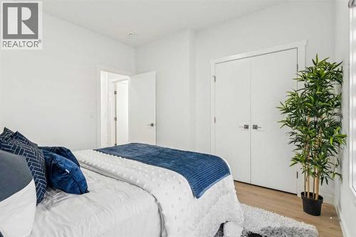 205, 95 Saddlecrest Circle Ne, Calgary, AB - Indoor Photo Showing Bedroom