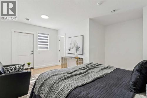 205, 95 Saddlecrest Circle Ne, Calgary, AB - Indoor Photo Showing Bedroom