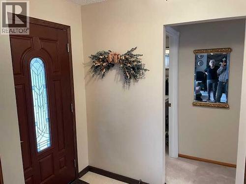 Front entrance - 6311 Pineridge Road Ne, Calgary, AB - Indoor Photo Showing Other Room