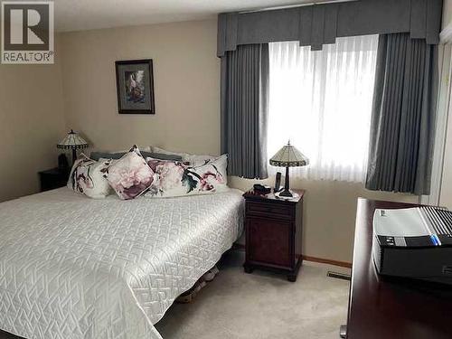 Master Bedroom - 6311 Pineridge Road Ne, Calgary, AB - Indoor Photo Showing Bedroom