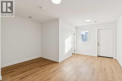 204, 95 Saddlecrest Circle Ne, Calgary, AB - Indoor Photo Showing Other Room