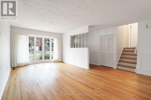 2337 Samuel Drive, Ottawa, ON - Indoor Photo Showing Living Room