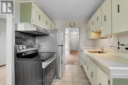 2337 Samuel Drive, Ottawa, ON - Indoor Photo Showing Kitchen