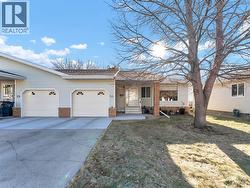 30, 459 Carry Drive SE  Medicine Hat, AB T1B 3W1