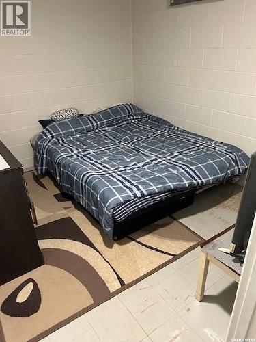 A And B 402 Ash Street E, Saskatoon, SK - Indoor