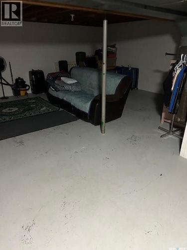 A And B 402 Ash Street E, Saskatoon, SK - Indoor Photo Showing Garage