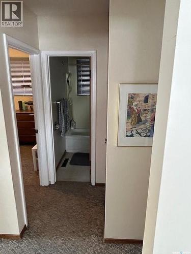 A And B 402 Ash Street E, Saskatoon, SK - Indoor Photo Showing Other Room