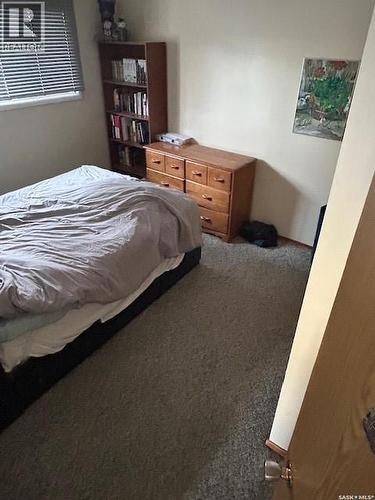 A And B 402 Ash Street E, Saskatoon, SK - Indoor Photo Showing Bedroom