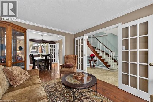 71 Royaledge Way, Hamilton, ON - Indoor Photo Showing Living Room