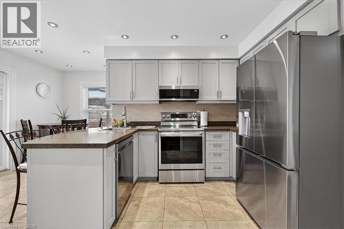 71 Royaledge Way, Hamilton, ON - Indoor Photo Showing Kitchen With Upgraded Kitchen