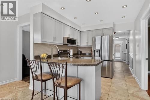 71 Royaledge Way, Hamilton, ON - Indoor Photo Showing Kitchen With Upgraded Kitchen