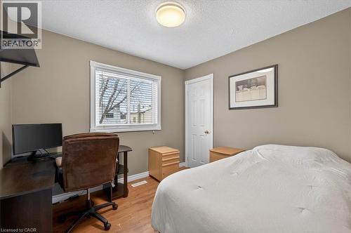 71 Royaledge Way, Hamilton, ON - Indoor Photo Showing Bedroom