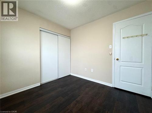 2218 Shadetree Avenue, Burlington, ON - Indoor Photo Showing Other Room