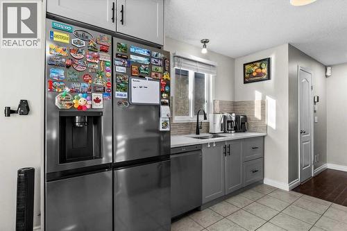 78 Templeson Crescent Ne, Calgary, AB - Indoor Photo Showing Kitchen