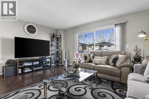 78 Templeson Crescent Ne, Calgary, AB - Indoor Photo Showing Living Room