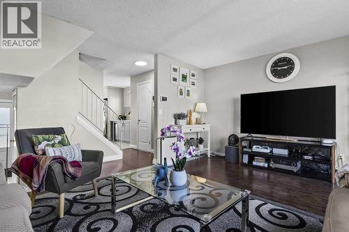 78 Templeson Crescent Ne, Calgary, AB - Indoor Photo Showing Living Room