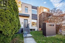 1549 DUNDAS STREET E  Toronto, ON M4L 1K6