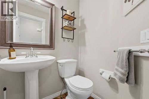 307 Valley Crest Court Nw, Calgary, AB - Indoor Photo Showing Bathroom
