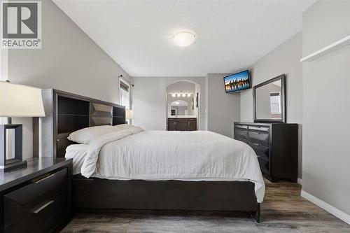 307 Valley Crest Court Nw, Calgary, AB - Indoor Photo Showing Bedroom