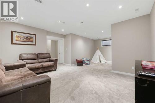 307 Valley Crest Court Nw, Calgary, AB - Indoor