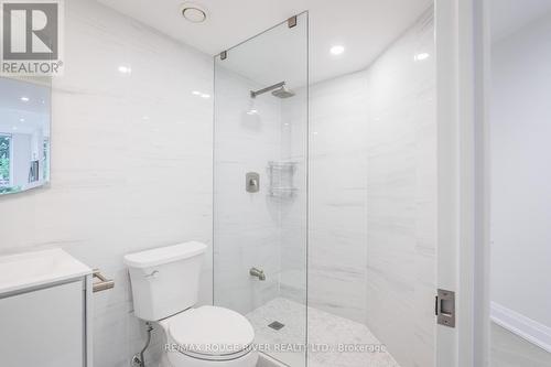 109 - 238 Doris Avenue, Toronto, ON - Indoor Photo Showing Bathroom