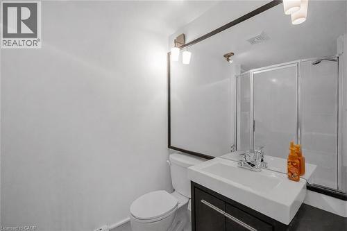 7 Foster Street, Hamilton, ON - Indoor Photo Showing Bathroom