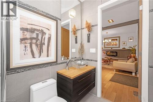 7 Foster Street, Hamilton, ON - Indoor Photo Showing Bathroom