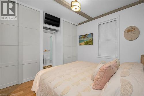 7 Foster Street, Hamilton, ON - Indoor Photo Showing Bedroom