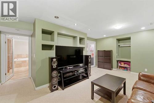 96 Abberfield Crescent Ne, Calgary, AB - Indoor