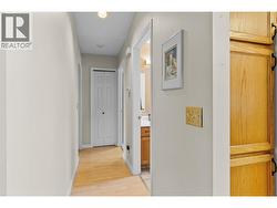 HALLWAY - Separating the 2 bedrooms. - 