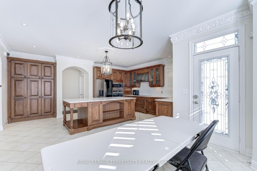 819 Canyon Street, Mississauga, ON - Indoor